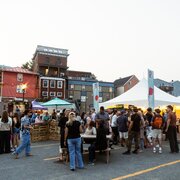 Apero vibe next to the Chapiteau Harbour right before the first show of the evening.