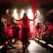 JENSEITS VON NELKEN UND PRALINEN Festival