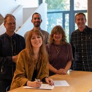 Real World signs Hannah Peel and Paraorchestra